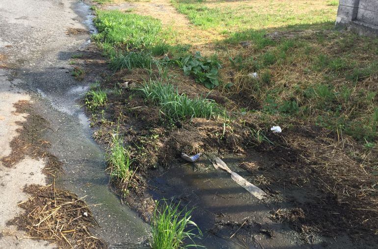 La fuga de aguas fecales en Pías