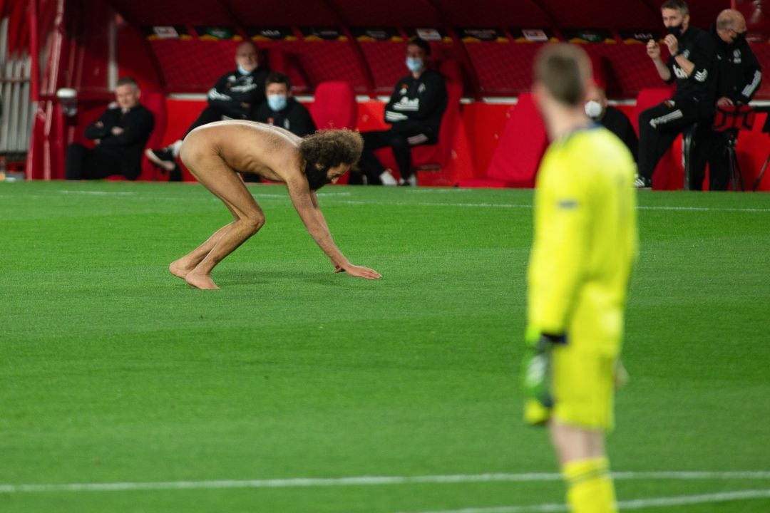 El espontáneo, en el terreno de juego