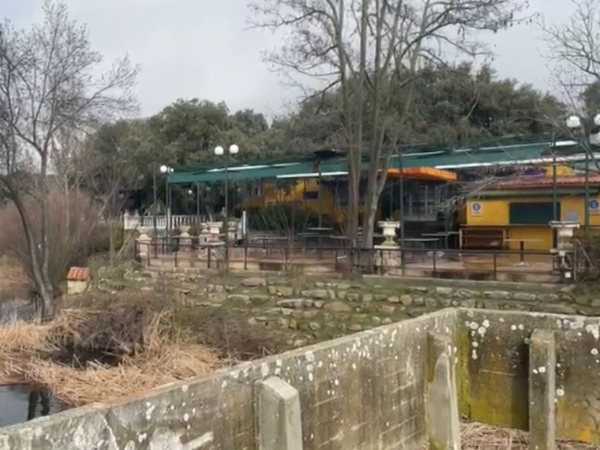 La Agrupación Escorial Norte denuncia el uso privado de suelo público en el Club Náutico de Los Arroyos