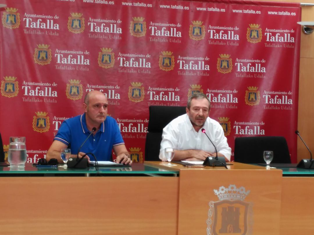 El alcalde, Jesús Arrizubieta, ha presentado al nuevo jefe de Policía Municipal de Tafalla