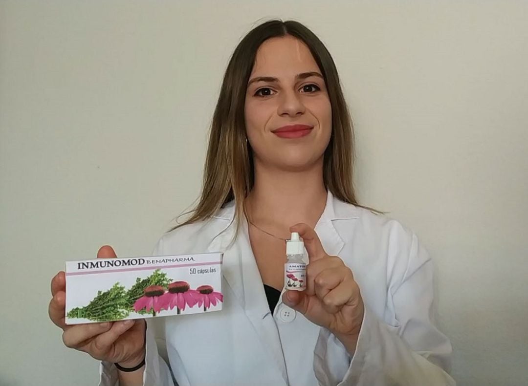 La motillana Cristina Blasco con el producto premiado