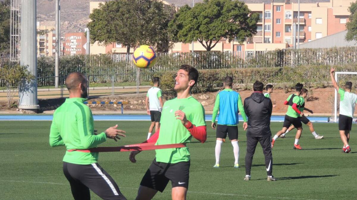 Juan Ibiza está entre algodones; Saveljich y Demirovic, al margen
