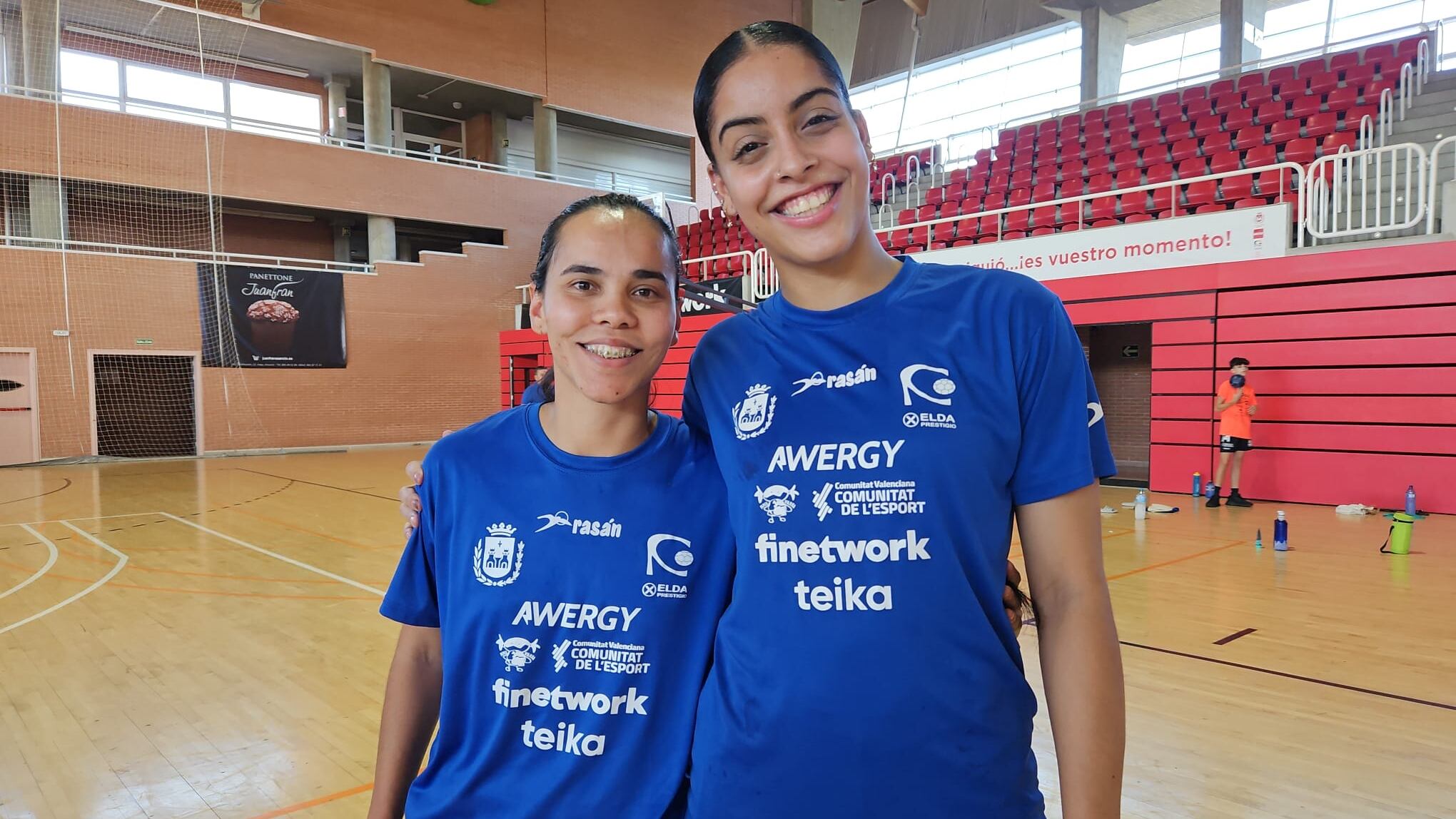 Agda Rafaela y Camille Bispo ya entrenan con el resto de sus compañeras