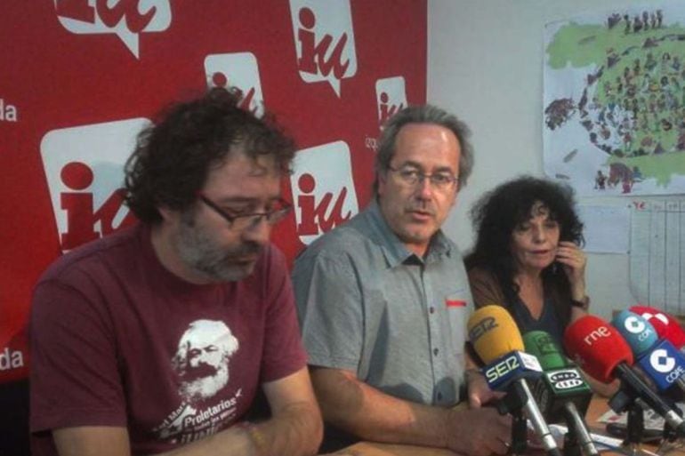 Miguel Ángel Viñas, Francisco Guarido y Laura Rivera en la rueda de prensa en la que se presentaba la consulta a las bases de IU Zamora sobre la confluencia para las elecciones municipales de 2019