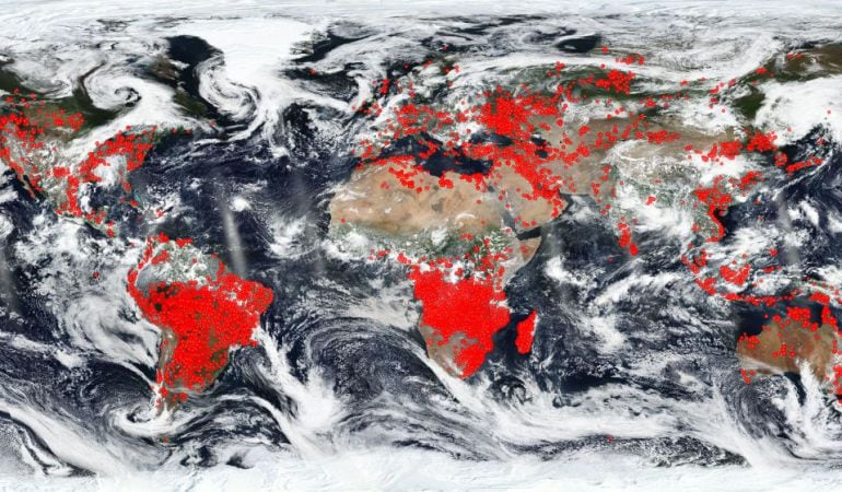 El mapa muestra todos los incendios y los cambios térmicos más relevantes.