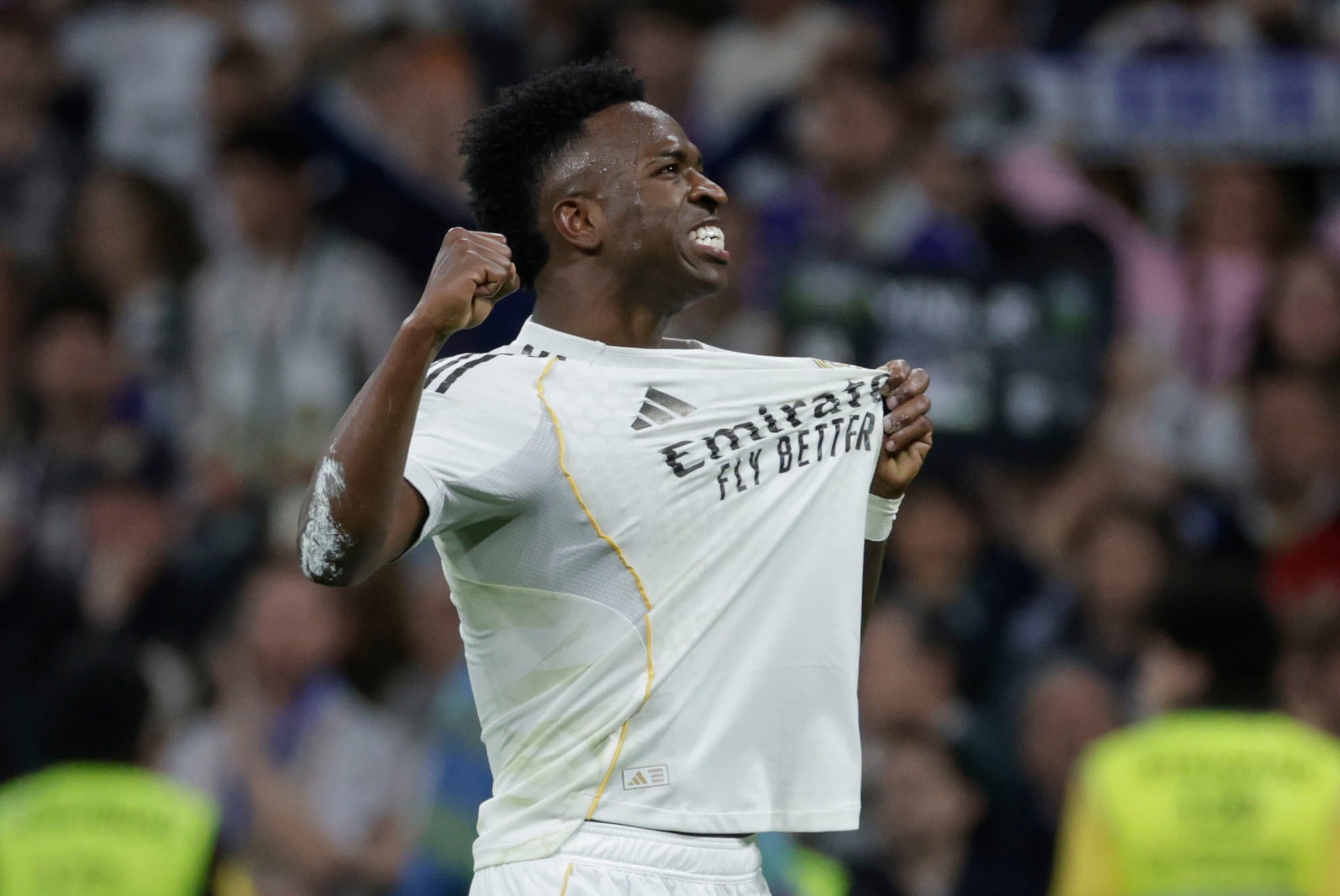 El delantero del Real Madrid Vinicius Junior celebra un gol contra el Atlético