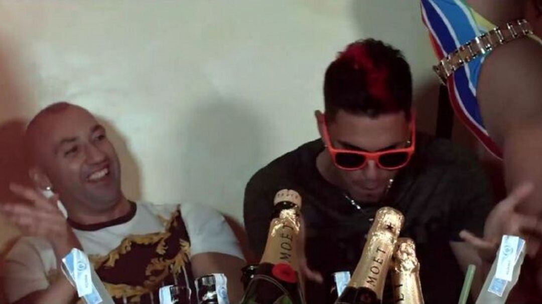 Isco Tejón en un videoclip.