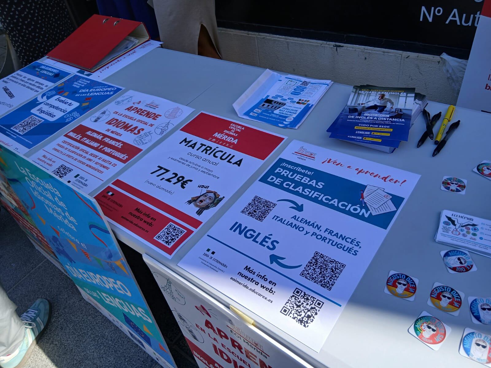 Mesa Informativa de la Escuela Oficial de Idiomas de Mérida