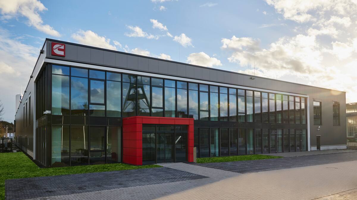 Acuerdo de investigación y formación entre Cummins y la Universidad de Alcalá