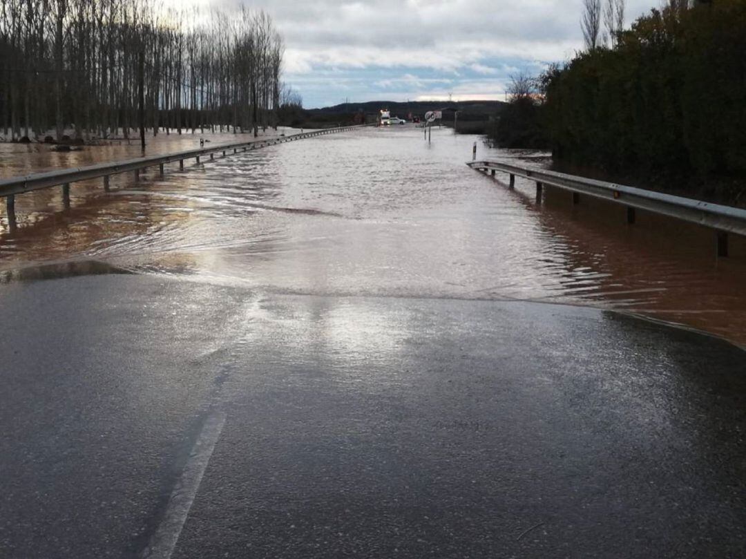 Situación en la que quedó una carretera de Palencia