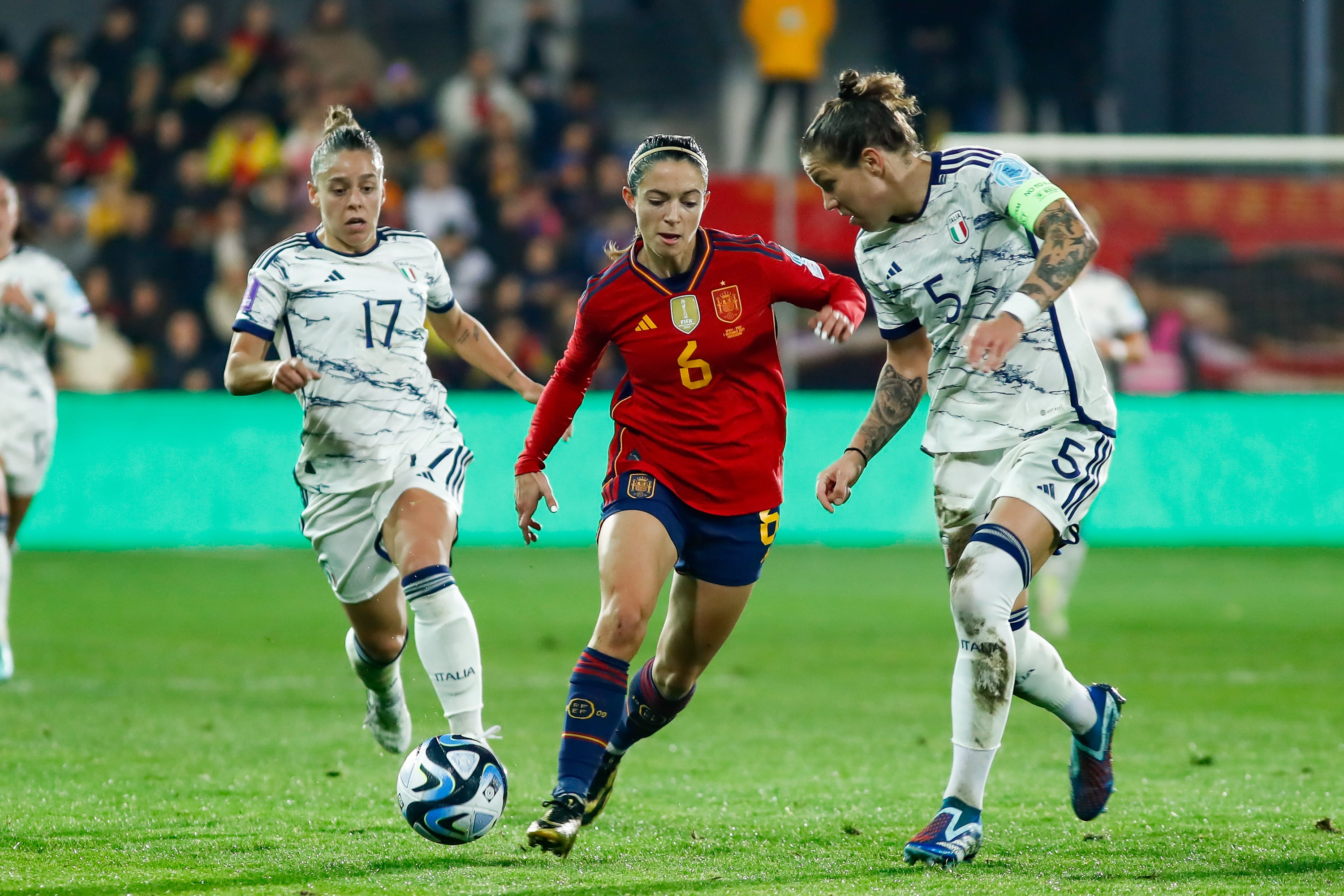 Aitana Bonmatí durante el encuentro ante Italia de la UEFA Nations League.