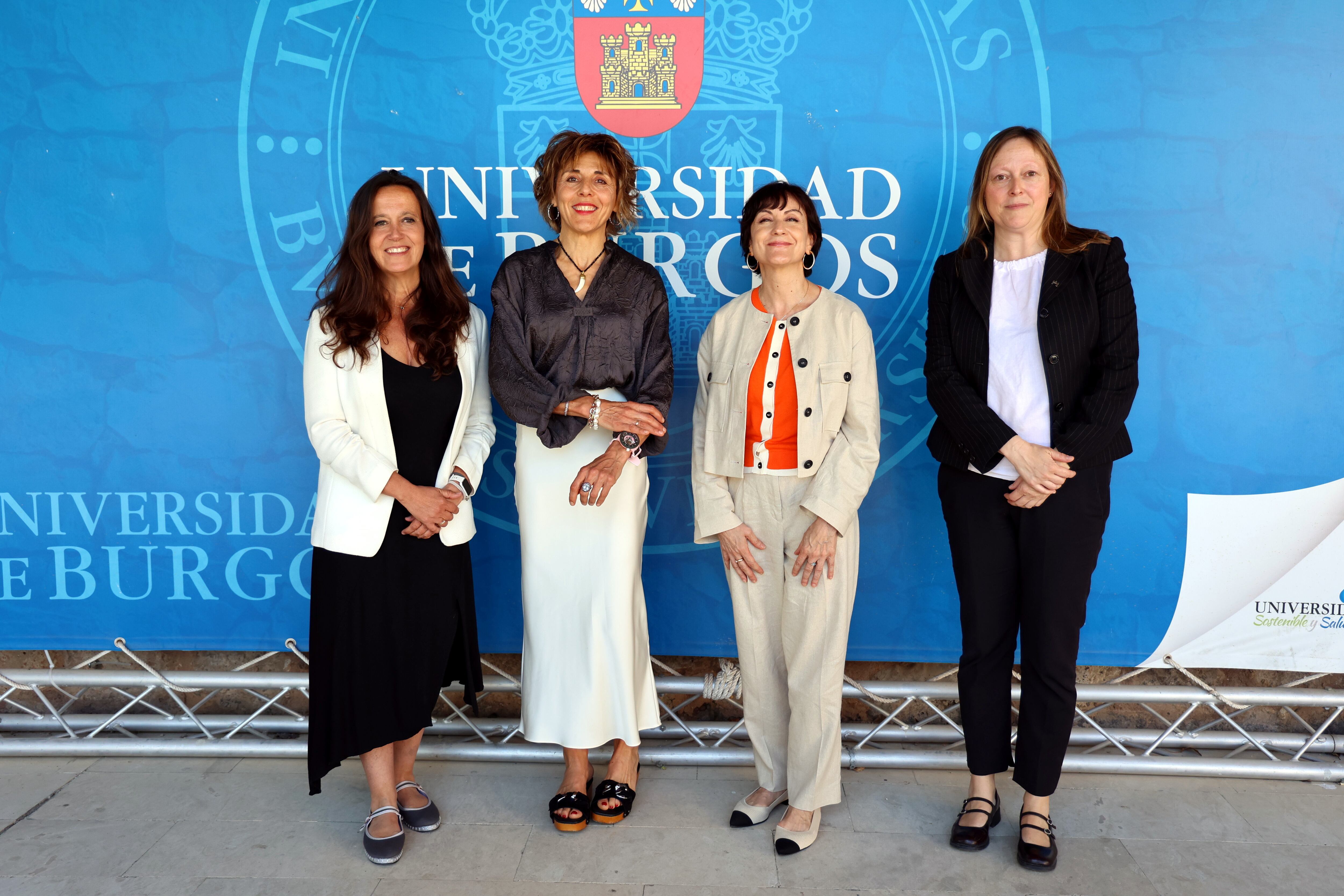 De izda a dcha: Martía Martinón (CENIEH), Ana Mª Fermoso (UPSA), Teresa León (Junta CYL) y Verónica Calderón (UBU)