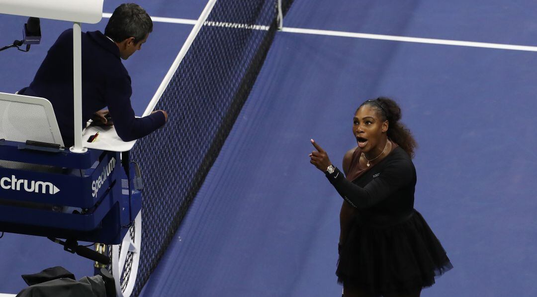 Serena Williams, durante su discusión con el árbitro Carlos Ramos.