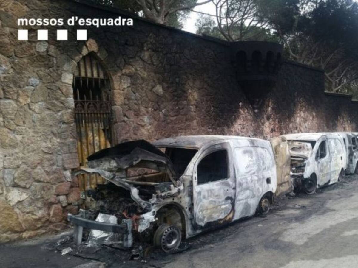 23 cotxes cremats a Barcelona