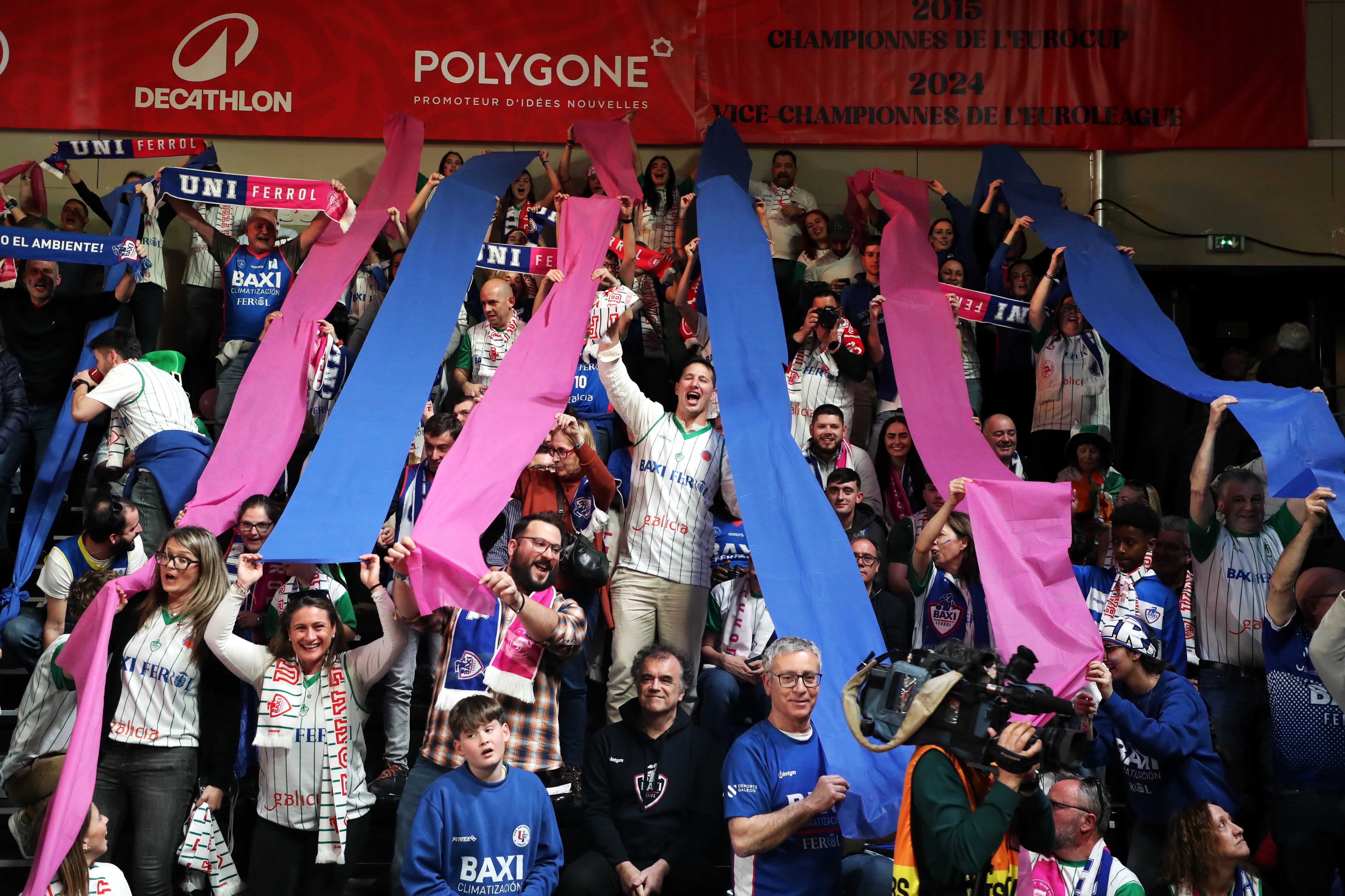 Recibimiento al Baxi en Villeneuve d´Ascq (foto: Mariño / Cadena SER)