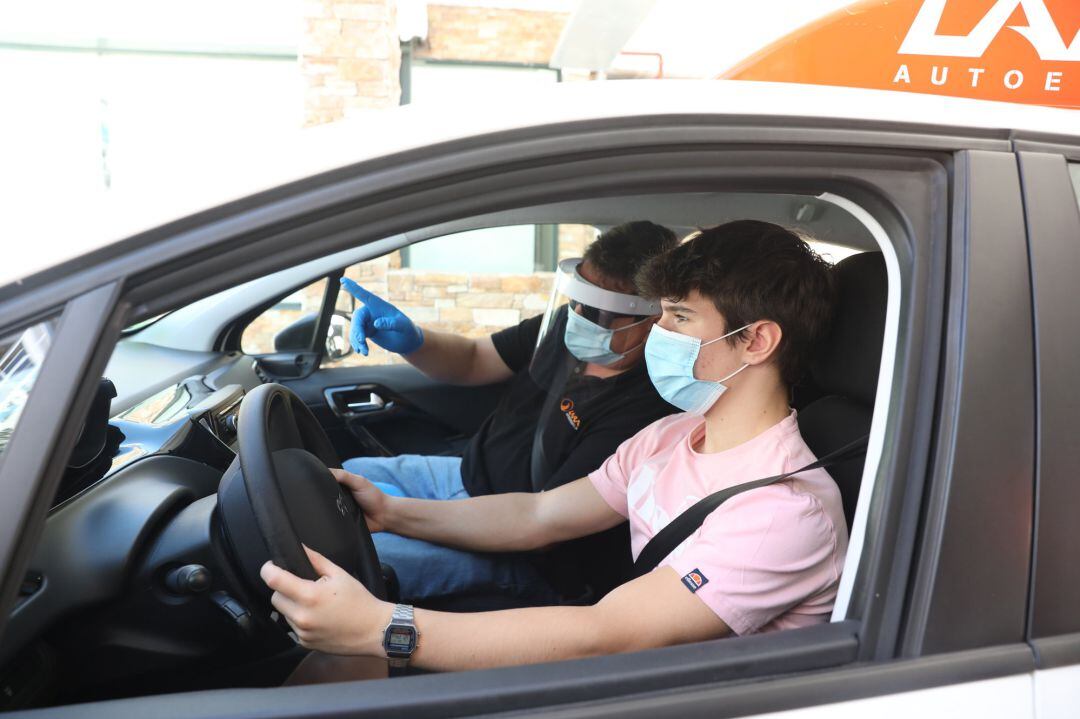 Imagen de archivo de la nueva normalidad en las autoescuelas 