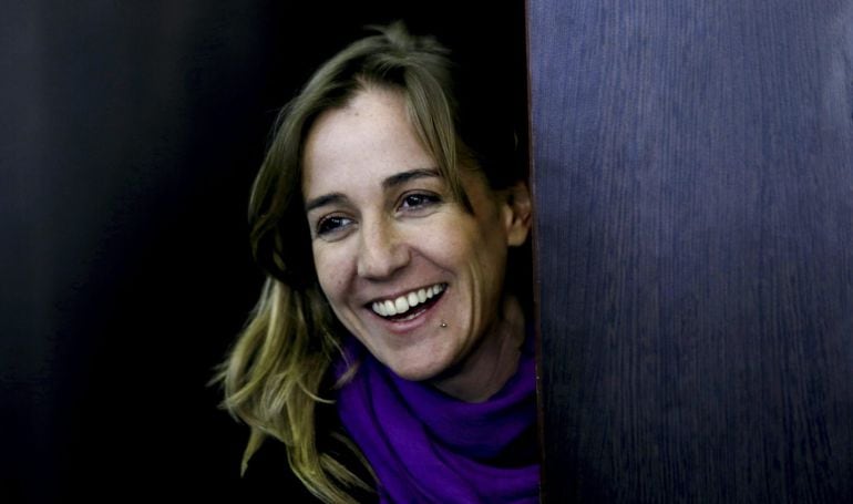 GRA133 MADRID, 28/2/2015.- Tania Sánchez, de Convocatoria por Madrid, posa para los medios tras la reunion con Inés Sabanés, de Equo, y Enrique del Olmo, militante socialista, en un acto celebrado hoy en el Centro Cultural Fernando Lázaro Carreter, para p