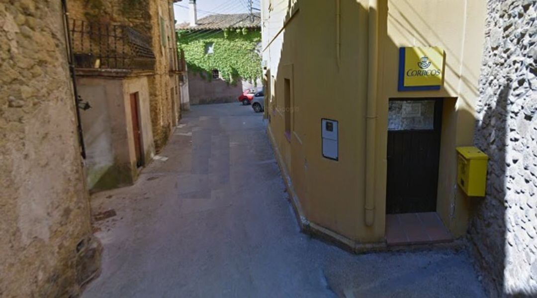 L'oficina de Sant Jordi Desvalls, que obre mitja hora.