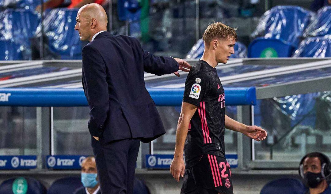 Zinedine Zidane y Martin Odegaard.