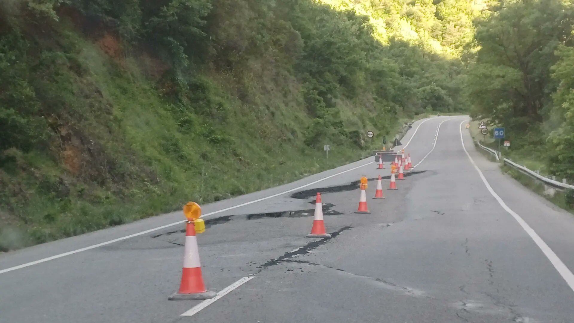 Grietas en la A-139. Ribagorza.