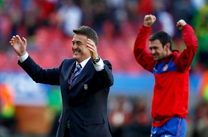 Radomir Antic celebra la victoria ante Alemania