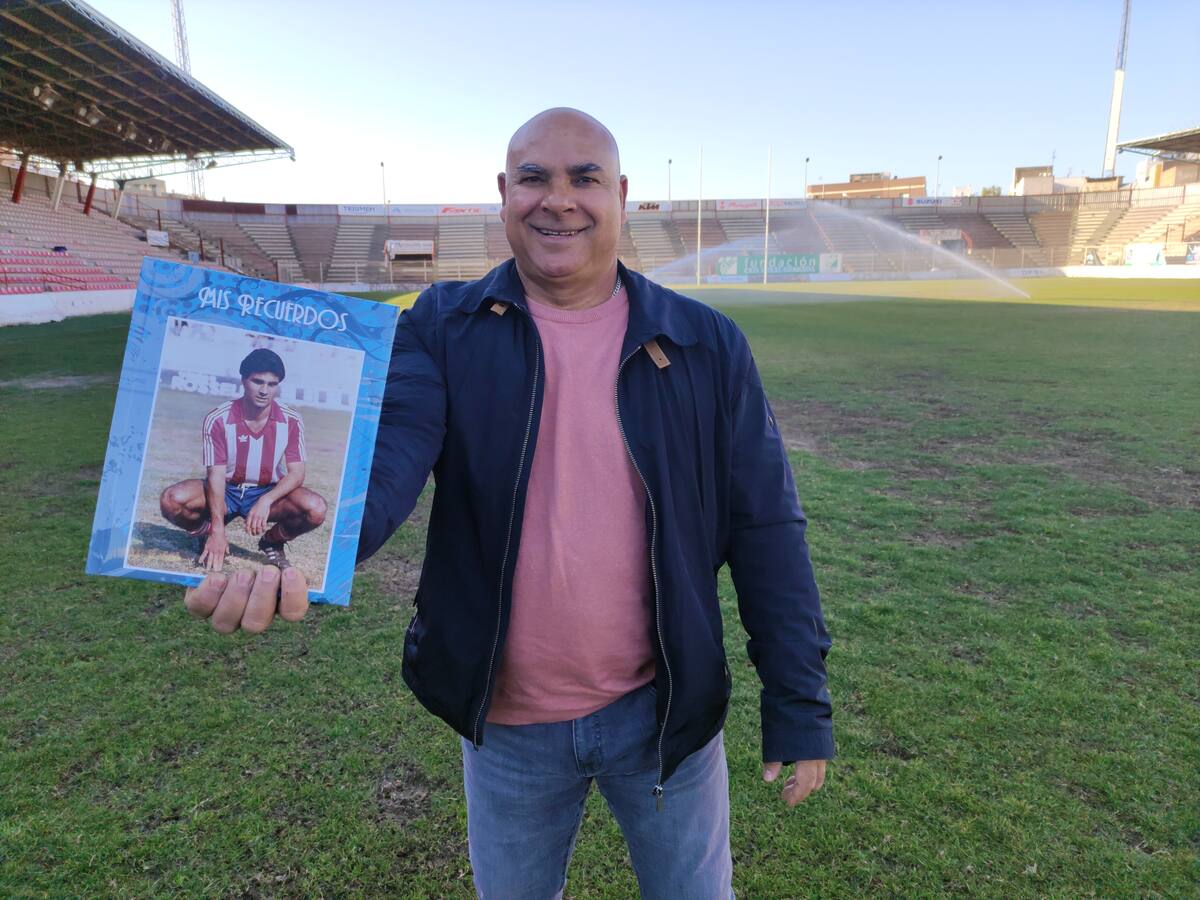 Un futbolista de pico y pala