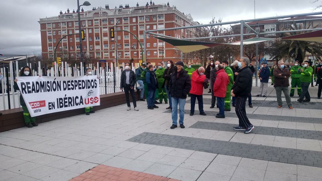 Los sindicatos reiniciaron la semana pasada las concentraciones y movilizaciones para reclamar la readmisión de los despedidos.