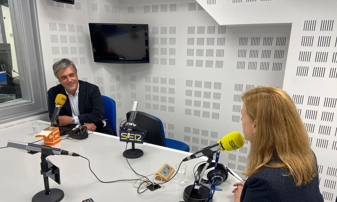 Pedro Puy y Aida Pena durante la entrevista