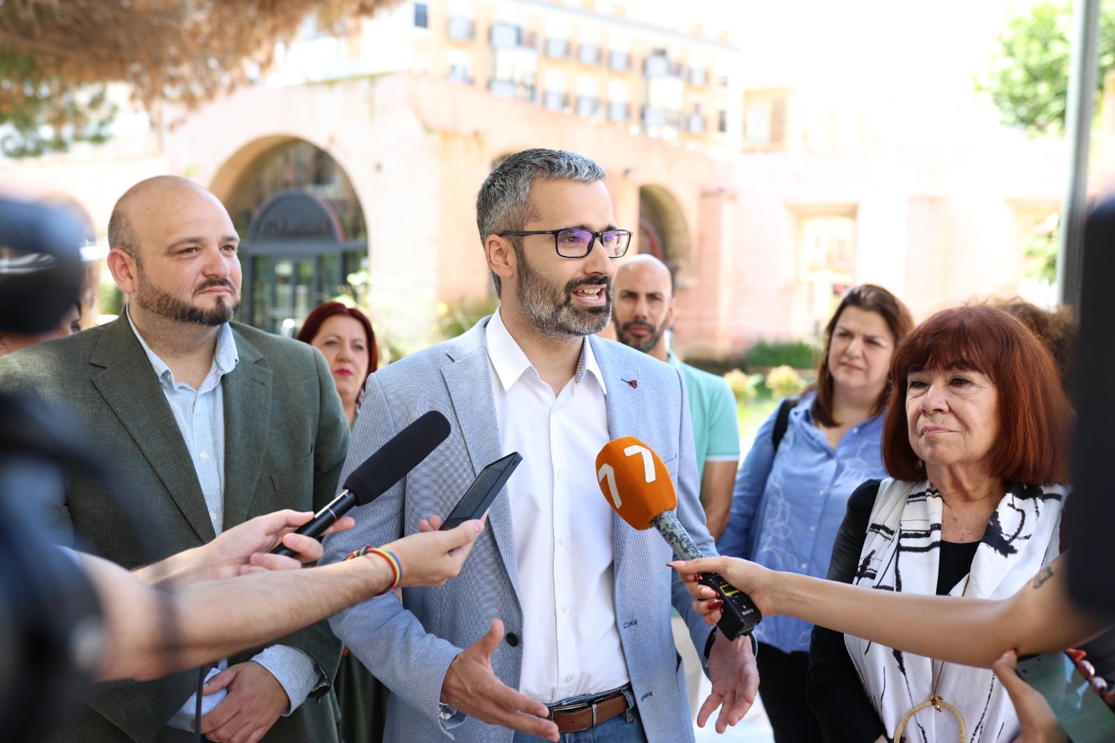Francisco Lucas junto a la presidenta del PSOE, Cristina Narbona, que ha asistido esta mañana a la primera reunión de la nueva Comisión Ejecutiva Municipal del PSOE de Cartagena -