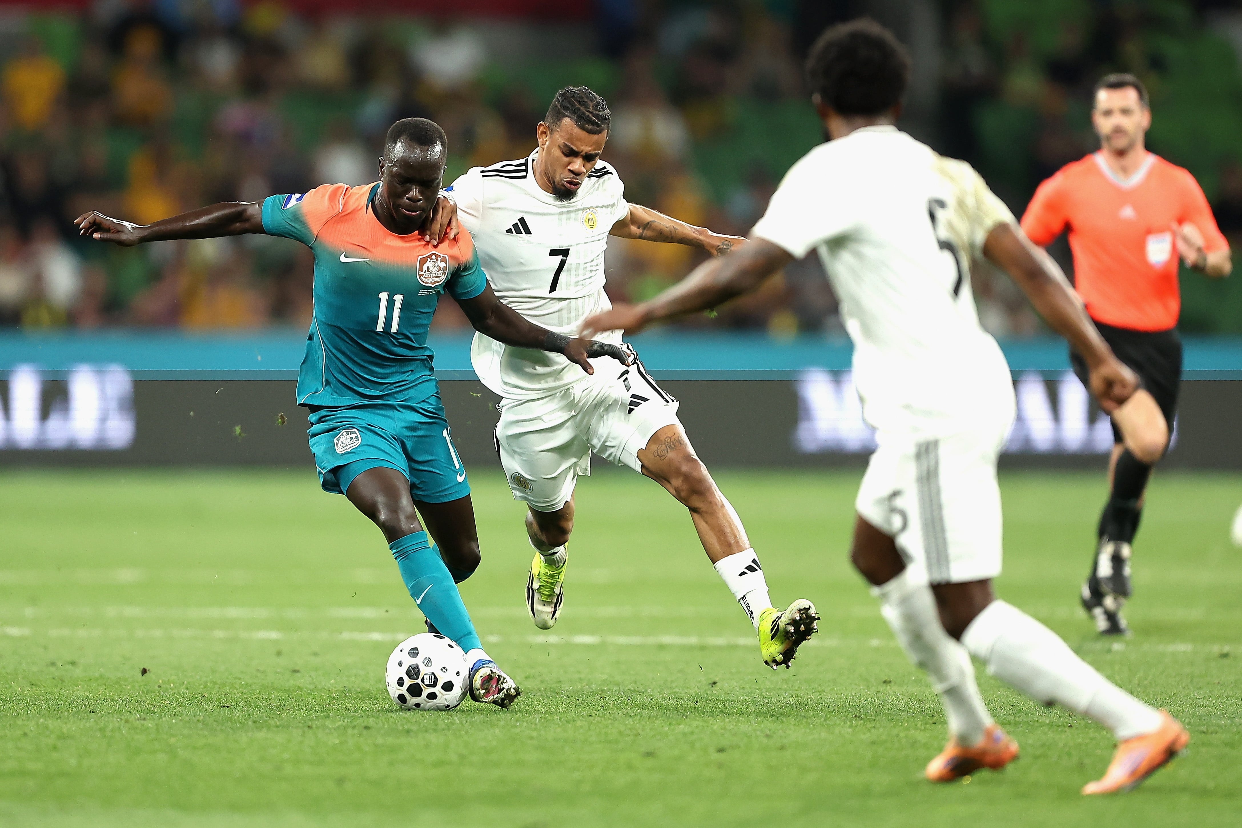 MELBOURNE (Australia), 31/03/2026.- Awer Mabil of Australia controls the ball during the FIFA Series 2026 match between the Socceroos and Curacao at AAMI Park in Melbourne, Australia, 31 March 2026. EFE/EPA/ROB PREZIOSO AUSTRALIA AND NEW ZEALAND OUT