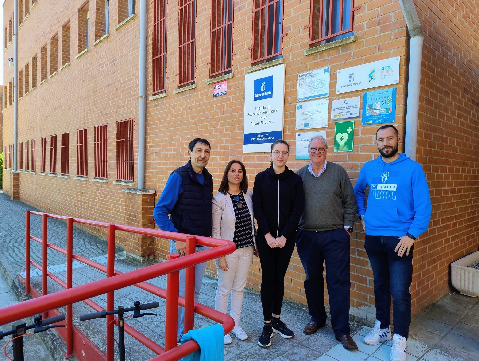 Alba, con profesores del IES de Caudete