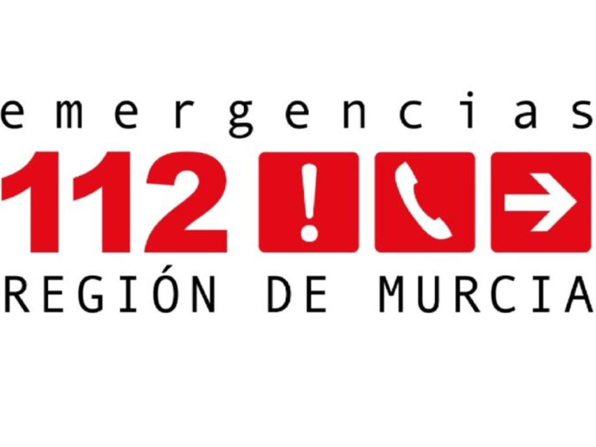 Un herido en un accidente de tráfico en la rotonda de entrada a Santa Lucía