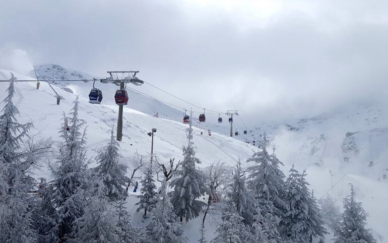 Aspecto de Sierra Nevada(Granada) tras las intensas nevadas del fin de semana