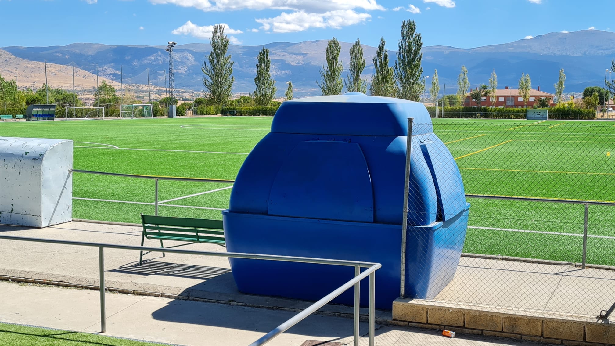 Campo de futbol anexos al Pabellón Pedro Delgado en Segovia