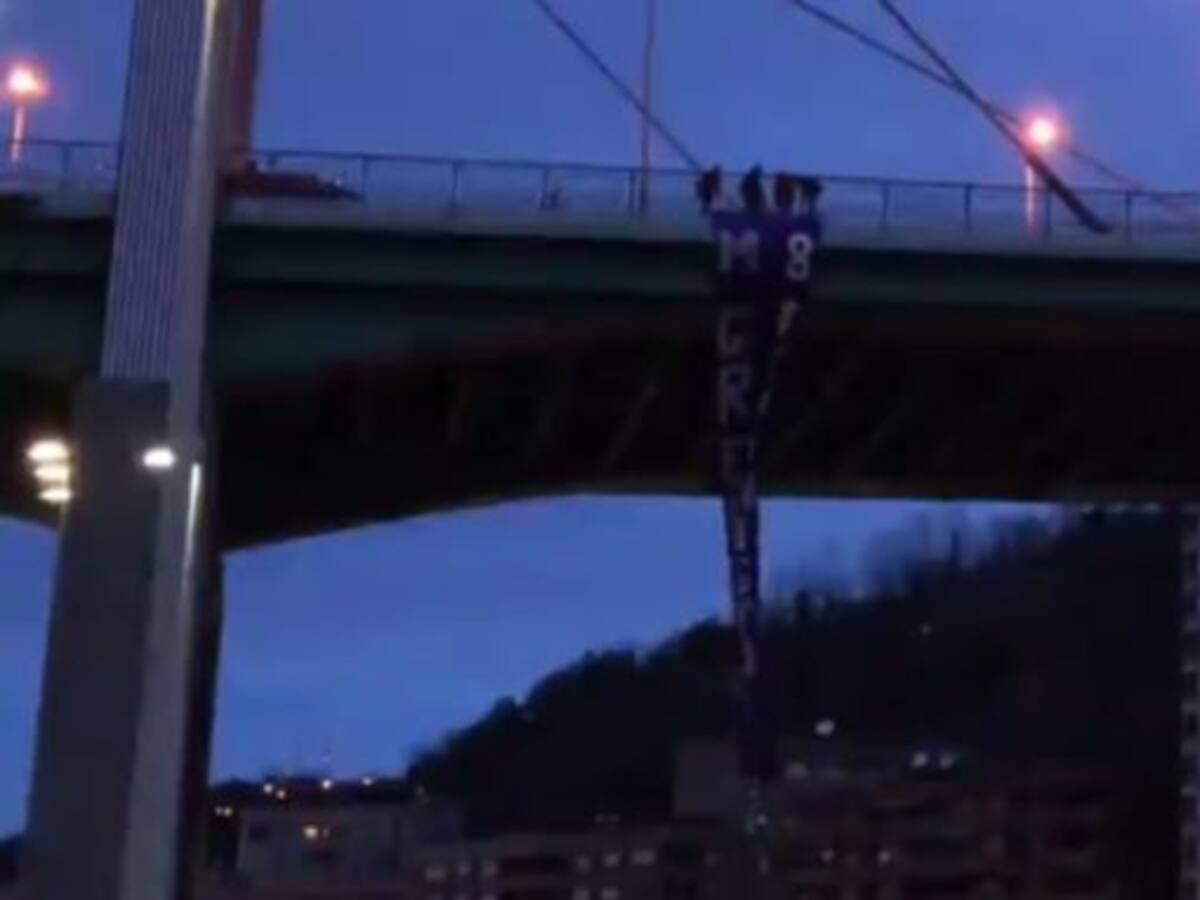 Una pancarta de 15 metros