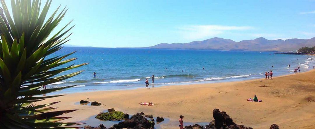 Playa Grande de Puerto del Carmen, en el municipio de Tías.