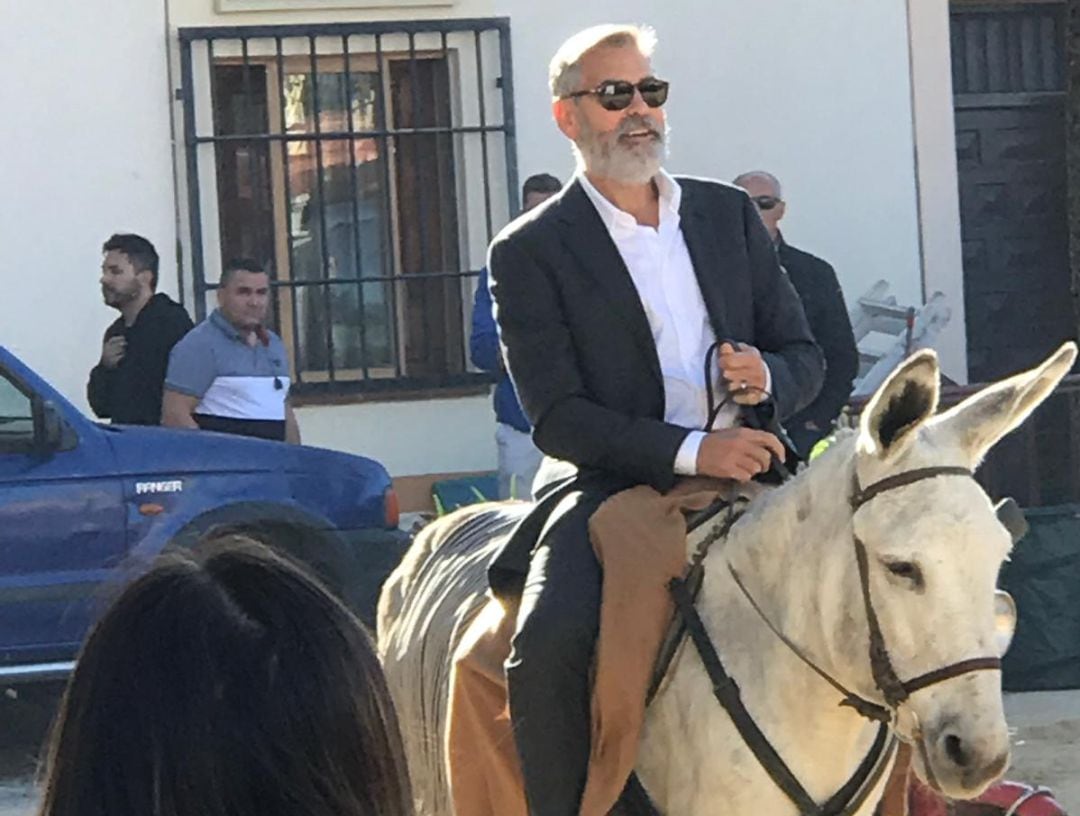 George Clooney graba un anuncio en el municipio de Navalcarnero