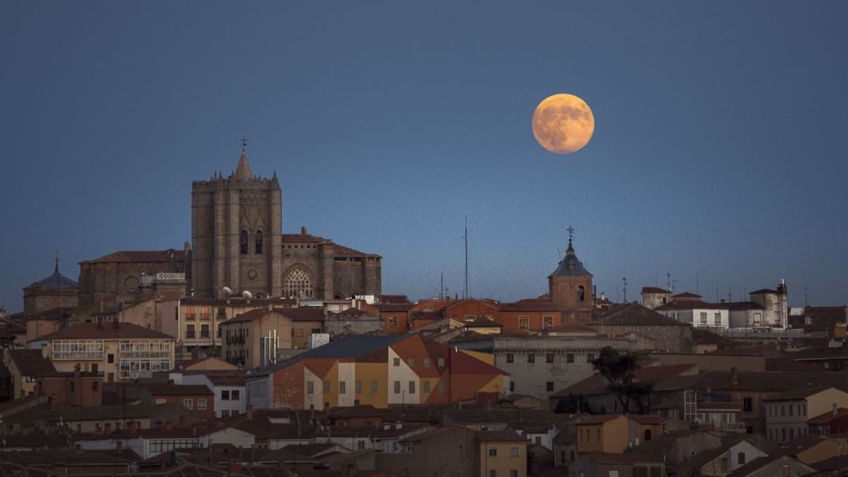 Un prismático, el primer telescopio