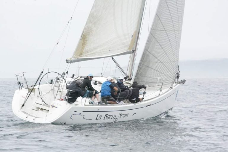 El barco &#039;&#039; La Burla Negra&#039;&#039; que competía por el Club Náutico Castrelo de Miño, consigue la victoria en la prestigiosa regata Rias Baixas en cruceros ORC3.