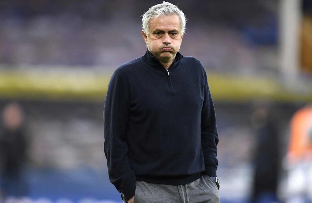 Mourinho, en uno de sus últimos partidos con el Tottenham.