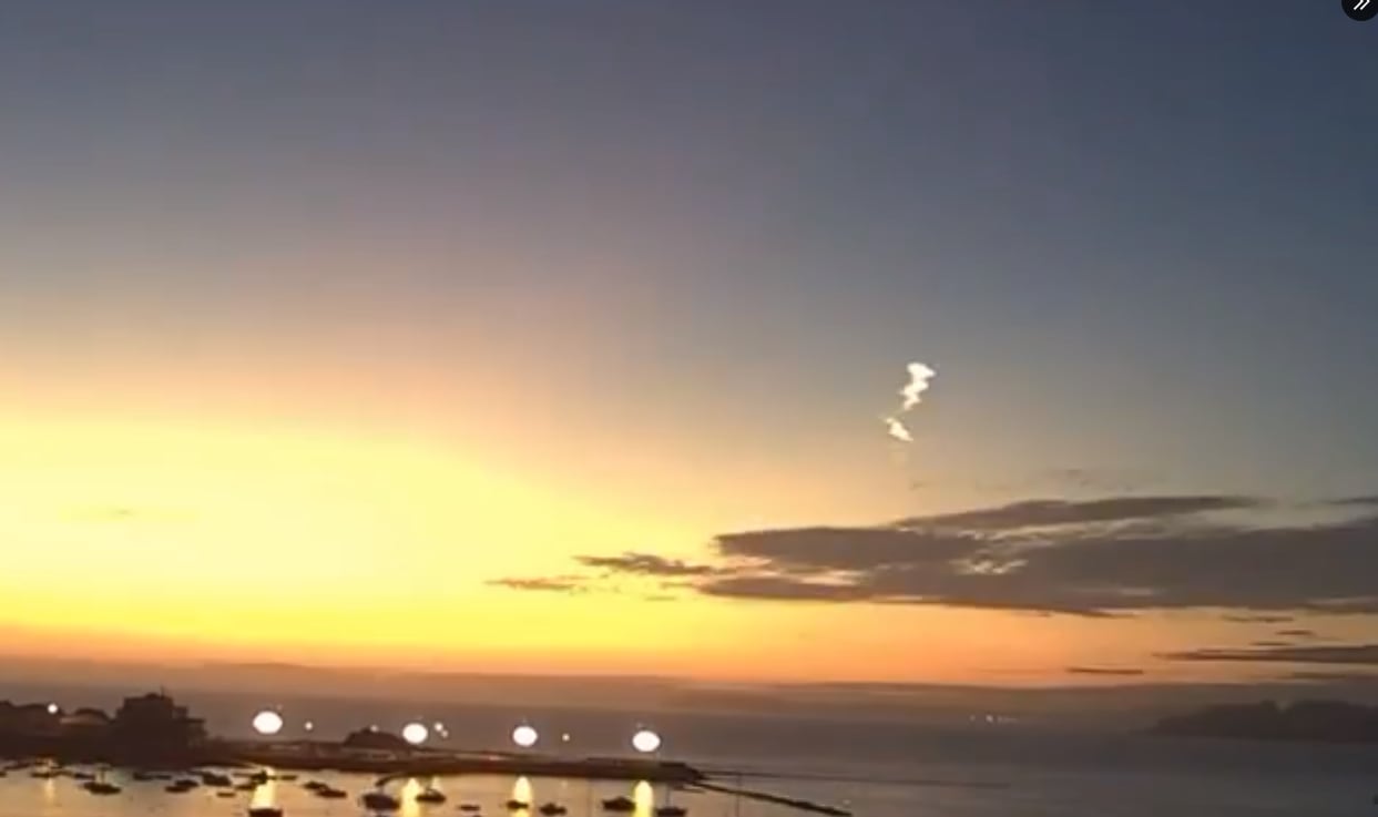 El bólido en el cielo este domingo 18, capturado por Meteogalicia