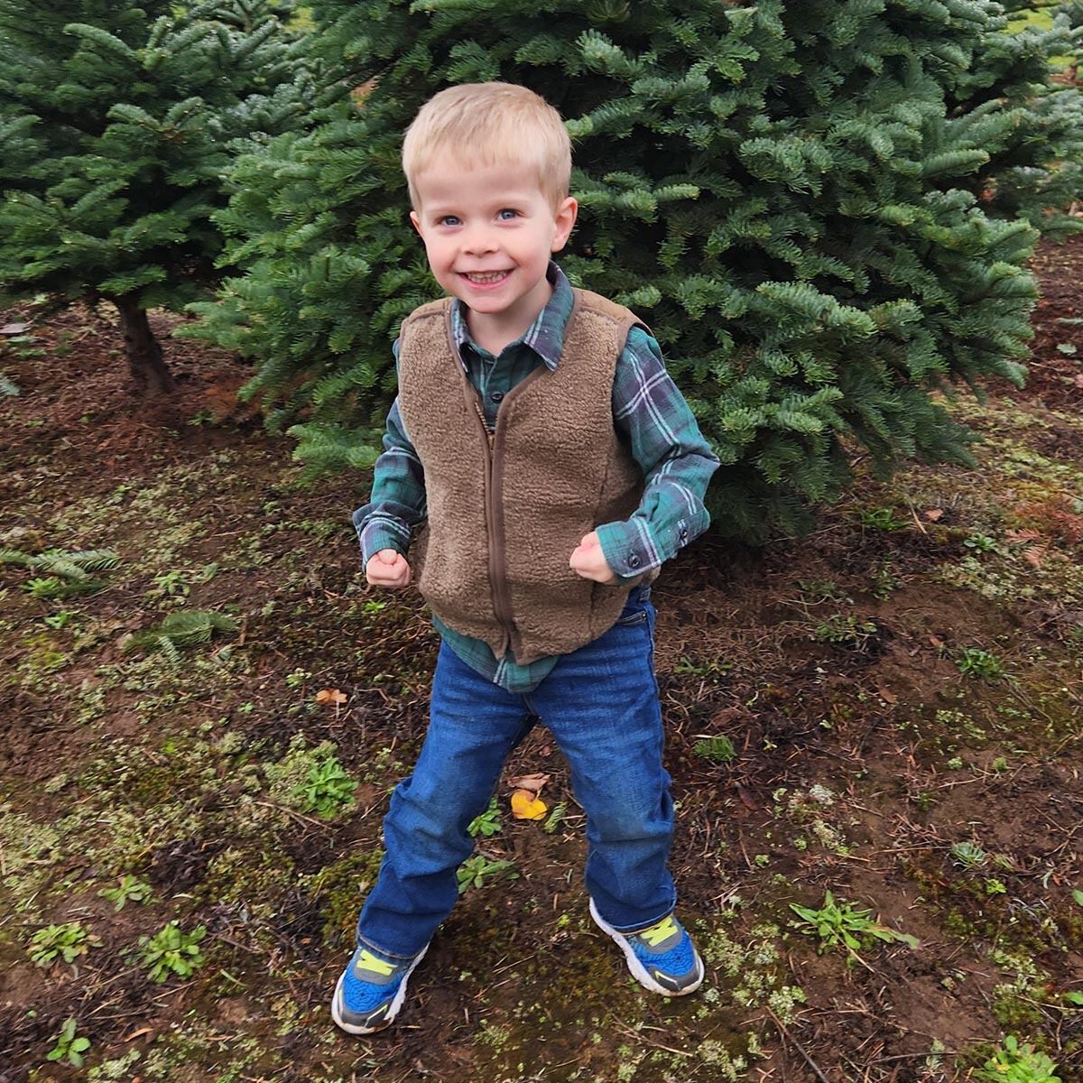 Tobi, que ahora tiene 4 años, puede caminar y correr con normalidad a pesar de que le diagnosticaron espina bífida en el útero, afirma su madre. Universidad de California, Davis Health