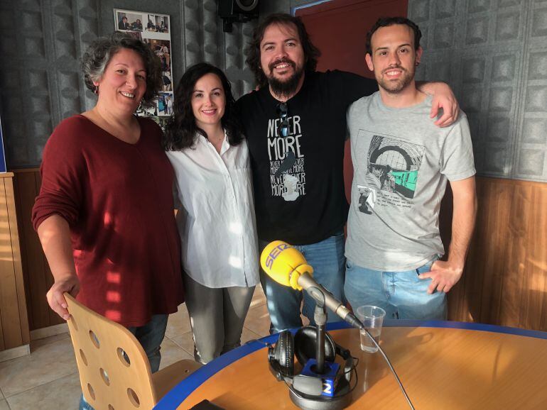 La directora de la obra y tres de los protagonistas