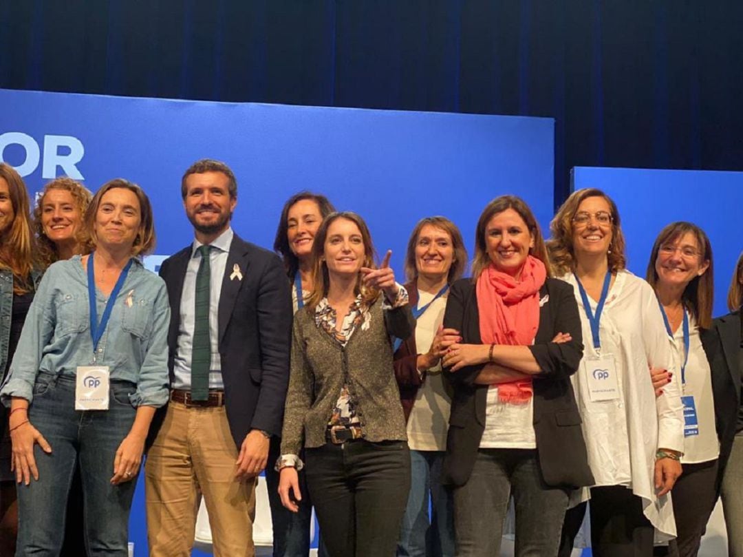 María José Catalá, la portavoz popular en el Ayuntamiento de València, en la Intermunicipal del PP celebrada en Valladolid con, entre otros, el presidente del partido, Pablo Casado
