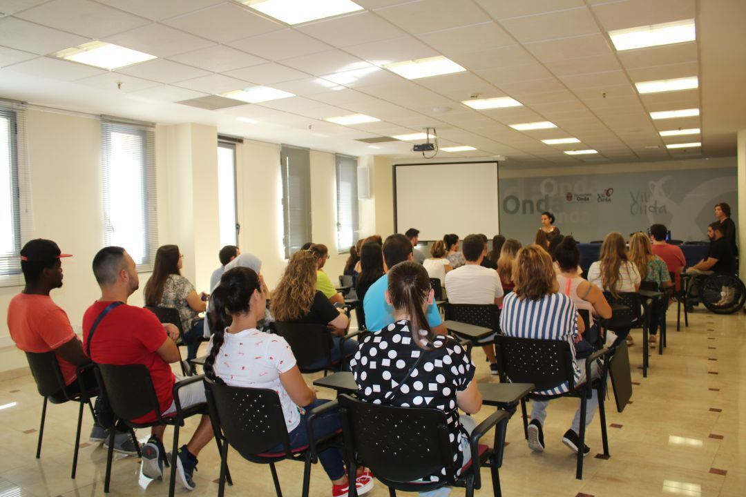 Jóvenes inscritos para formación