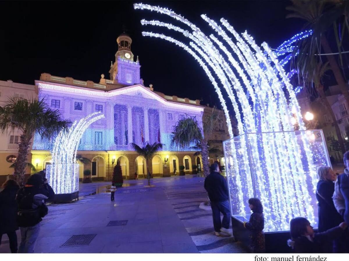 Cádiz retrasa el encendido navideño