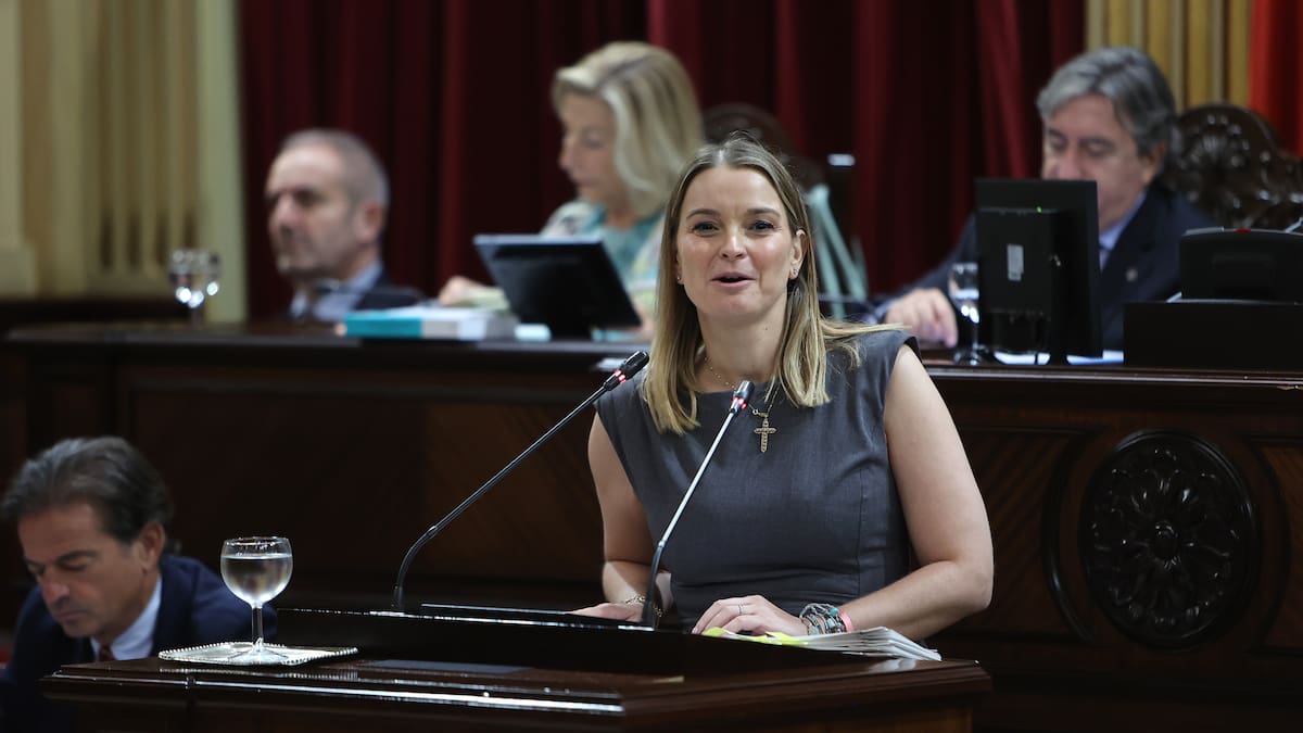 El Govern subirá la ecotasa en verano, la bajará en invierno y los residentes podrán desgravársela