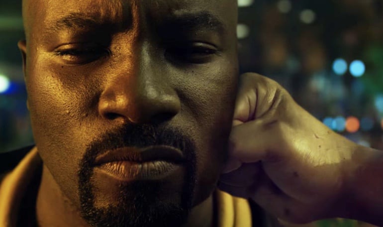 Mike Colter como Luke Cage