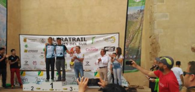 Noelia Camacho y Víctor pintentel se proclamaron ganadores de la UTBS y se les impuso el maillot de campeones Andaluces