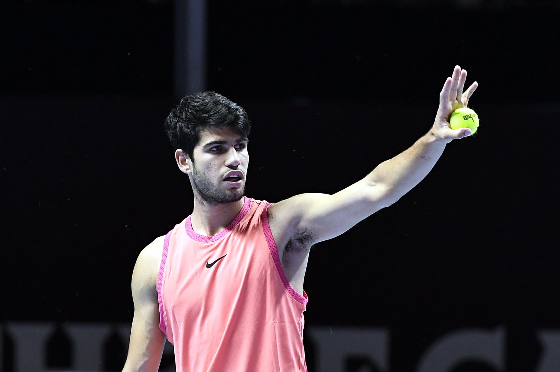 Riyadh (Saudi Arabia), 19/10/2024.- Carlos Alcaraz of Spain during his final match against Jannik Sinner of Italy at the Six Kings Slam exhibition tennis tournament in Riyadh, Saudi Arabia, 19 October 2024. (Tenis, Italia, Arabia Saudita, España) EFE/EPA/STR
